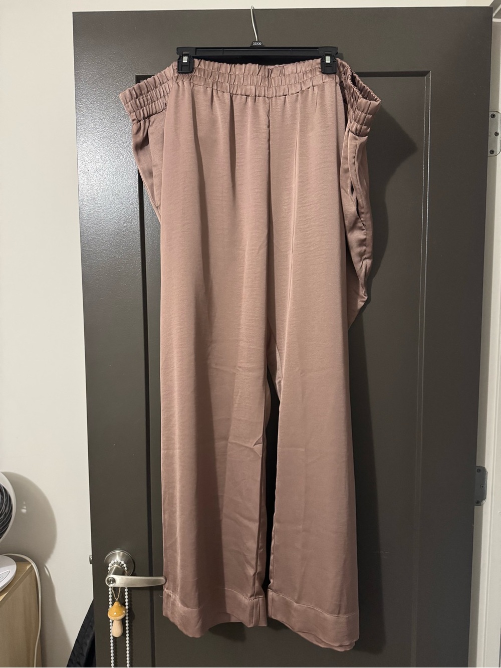 Women’s Plus Size Wide-Leg Elastic Waist Pants in